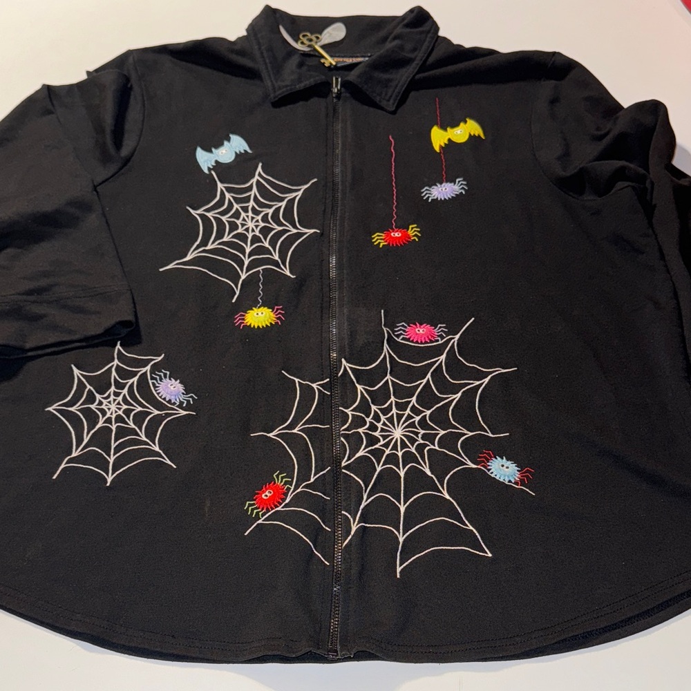 Onque Woman Black Zip Jacket w/Spiders and Bats perfect for Halloween 🎃‎
